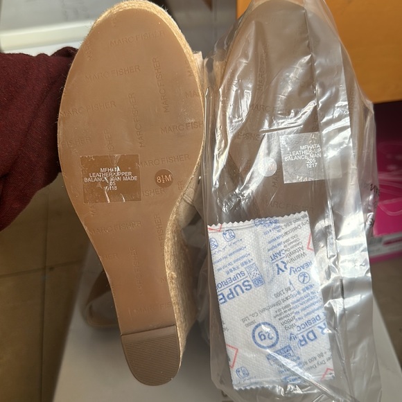 Marc Fisher Cream/Nude Suede Wedge heels Size 8 1/2 - Picture 3 of 4